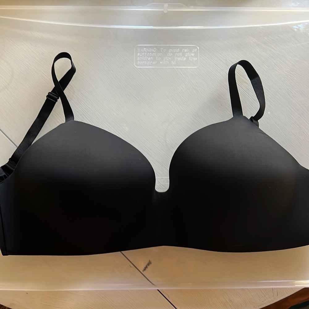 Victoria’s Secret T-Shirt Lightly Lined Wireless Bra 36DDD